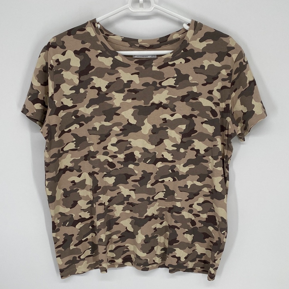 Stradivarius Camouflage Short Sleeve Tee Size Large